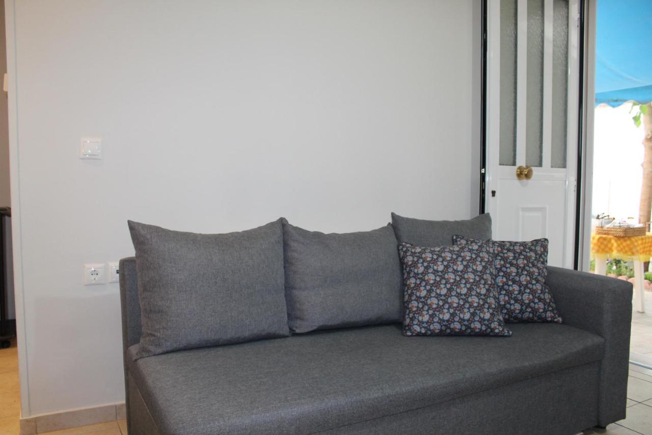 Appartement The Vacationer à Agria Extérieur photo